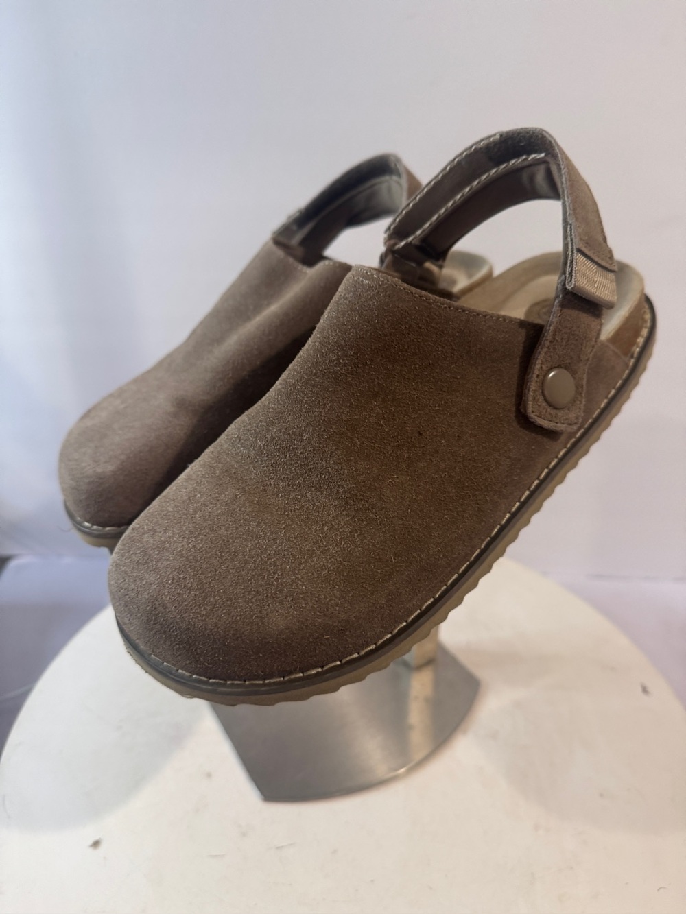 So Genuine Suede Women's Size 8 Clogs